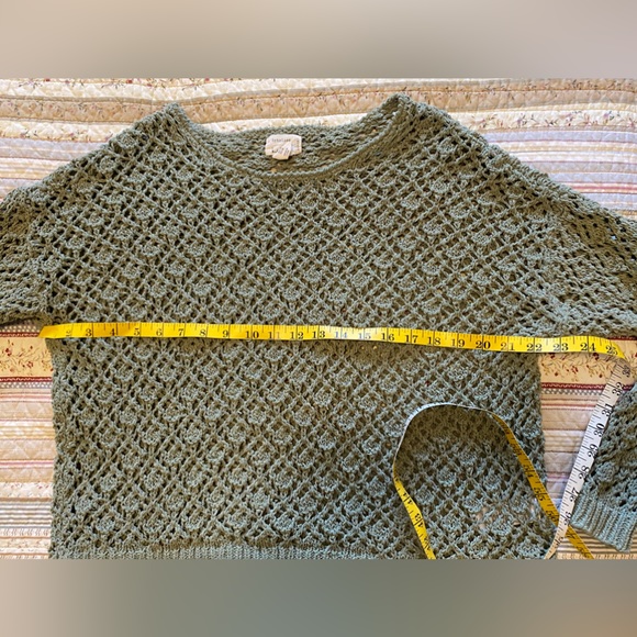 Artelier Nicole Miller sage green open knit sweater in size medium - Picture 3 of 5